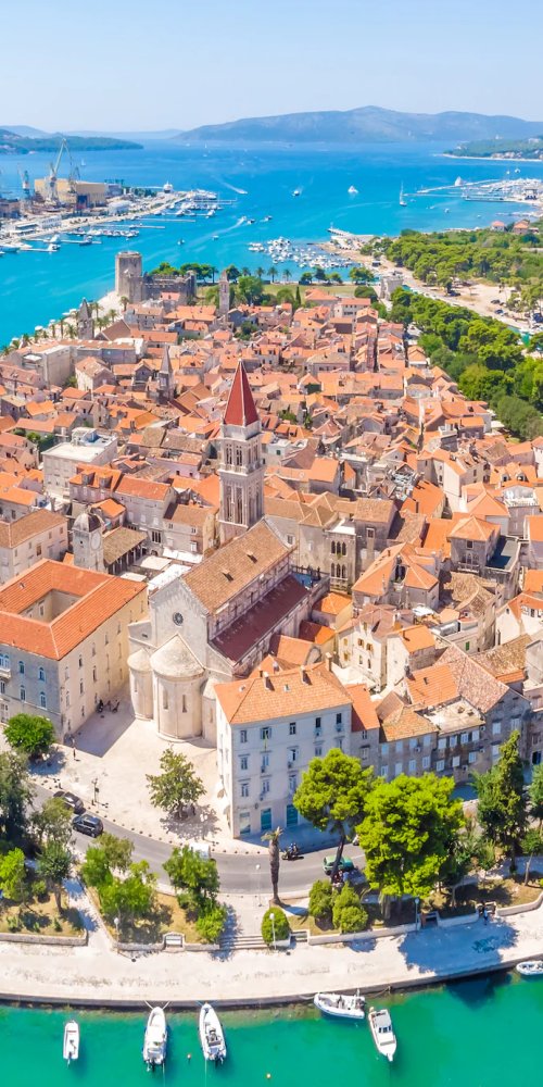 Split streetscape portrait