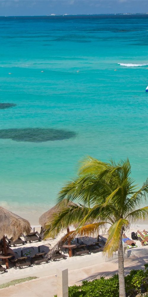 Cancún historic district scene