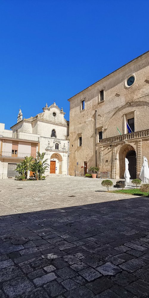 City transport and walking routes in Latiano, IT